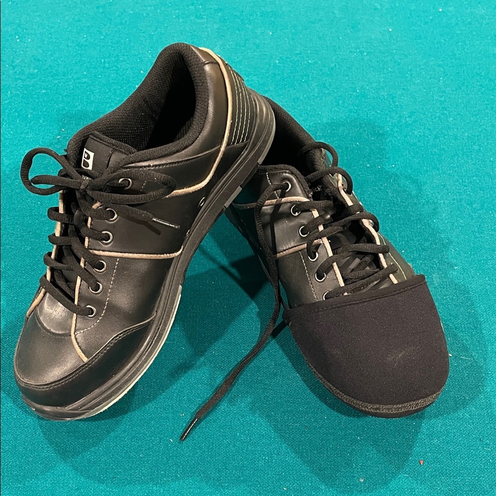 Stylish Black and Gold Men's Bowling Shoes